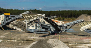 Metso Lokotrack® ST2.3™ Mobile Screen